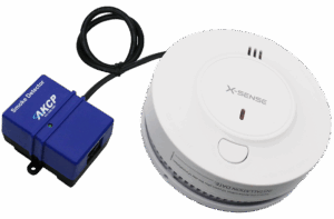 AKCP Smoke Detector - Detector de Humo Fotoeléctrico, Alarma Acústica de 85dB con Batería de Respaldo, Conectividad RJ-45 con Alertas SNMP para Monitoreo de Seguridad en Centros de Datos
